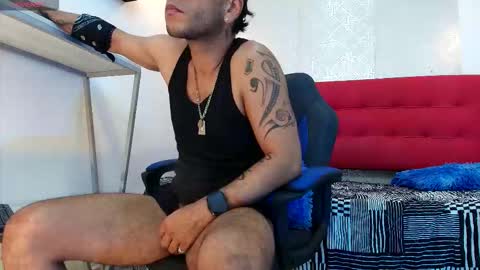 Snapshot of andrey_u92 chatting on October 2025 01:06:02 AM online show from October 2025 01:06:02 AM