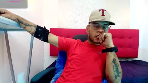 Snapshot of andrey_u92 chatting on November 2025 11:18:01 PM online show from November 2025 11:18:01 PM