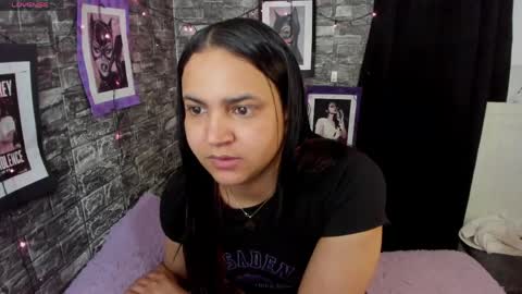 Snapshot of andrys_hot chatting on May 2026 11:33:02 PM Andrys online show from May 2026 11:33:02 PM