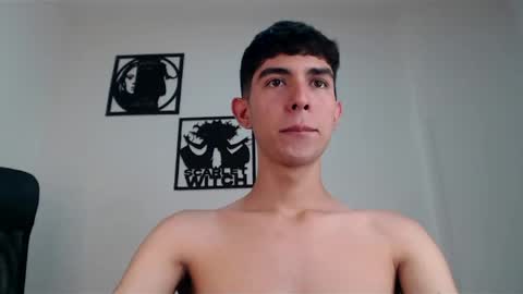 Snapshot of andy19_hot chatting on December 2024 03:17:02 AM andy19_hot online show from December 2024 03:17:02 AM