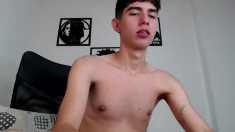 Snapshot of andy19_hot chatting on December 2024 02:53:02 AM andy19_hot online show from December 2024 02:53:02 AM