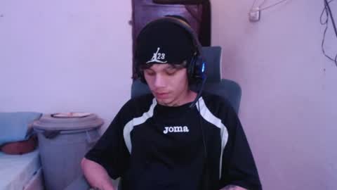 andy_dan1 online show from June 2026 12:30:01 PM
