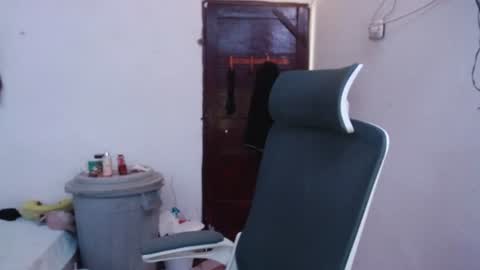 andy_dan1 online show from June 2026 12:22:01 PM