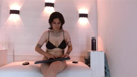 Andy Look online show from September 2025 04:25:02 AM