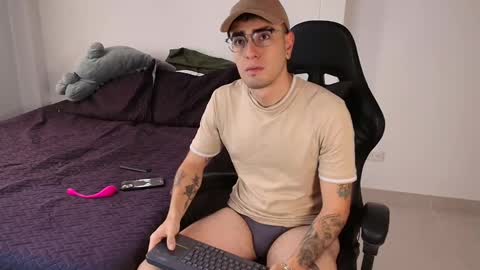 Snapshot of andy_shaaw chatting on March 2025 01:18:01 PM Andres online show from March 2025 01:18:01 PM