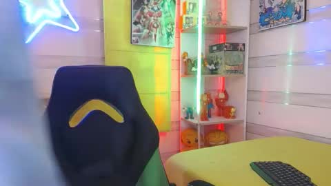 Snapshot of andy_staar18 chatting on October 2025 12:05:01 PM andy online show from October 2025 12:05:01 PM