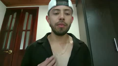 andy_zxx online show from April 2026 10:05:01 PM