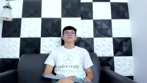 andyfame11 online show from December 2025 06:49:02 PM