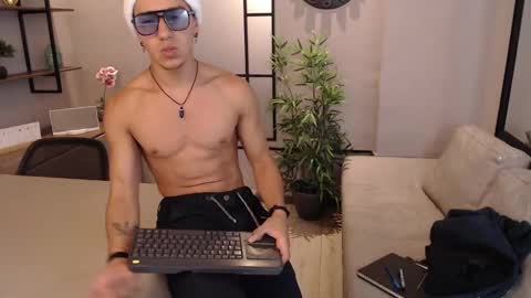 Snapshot of andyjoy_ chatting on December 2024 03:11:02 PM Andy Joy online show from December 2024 03:11:02 PM