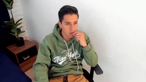 Snapshot of andyjoy_ chatting on January 2025 11:43:02 AM Andy Joy online show from January 2025 11:43:02 AM