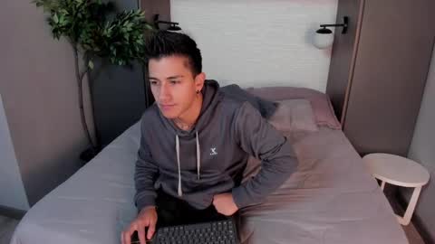 Snapshot of andyjoy_ chatting on February 2025 10:27:02 AM Andy Joy online show from February 2025 10:27:02 AM