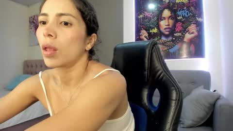 Snapshot of andykiuty chatting on October 2025 08:42:01 PM Andrea online show from October 2025 08:42:01 PM