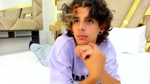 Snapshot of andyxibrat chatting on October 2025 08:06:02 PM andyxibrat online show from October 2025 08:06:02 PM