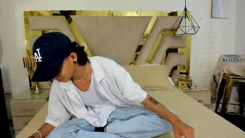 Snapshot of andyxibrat chatting on November 2025 07:13:02 PM andyxibrat online show from November 2025 07:13:02 PM