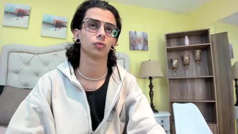 Snapshot of andyxibrat chatting on December 2025 12:45:01 PM andyxibrat online show from December 2025 12:45:01 PM