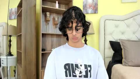 andyxibrat online show from December 2025 07:11:01 PM