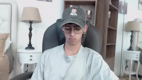 andyxibrat online show from April 2026 07:27:02 PM