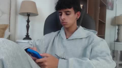 andyxibrat online show from April 2026 07:00:02 PM