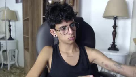 andyxibrat online show from April 2026 06:25:01 PM