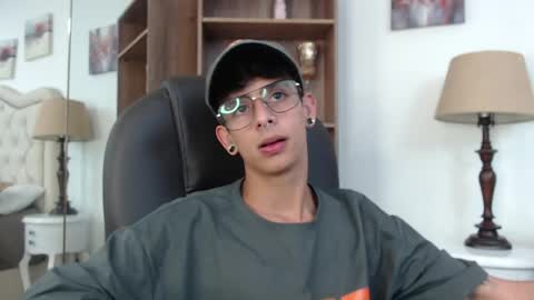 andyxibrat online show from May 2026 06:59:01 PM