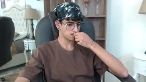 andyxibrat online show from May 2026 06:35:02 PM