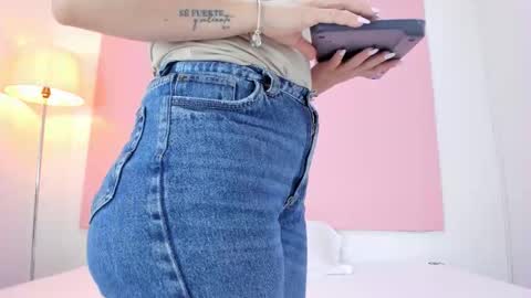 Snapshot of andyylove_jk chatting on October 2025 11:43:01 AM Andy online show from October 2025 11:43:01 AM