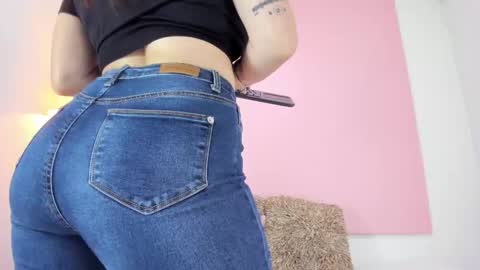 Andy  online show from December 2025 12:54:01 PM