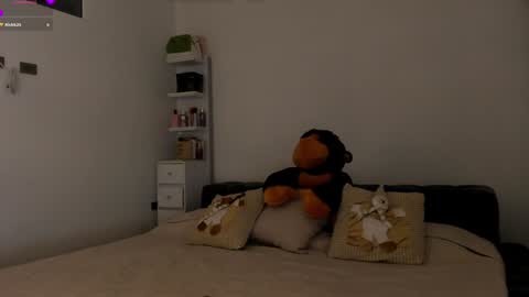      online show from December 2024 01:39:01 AM