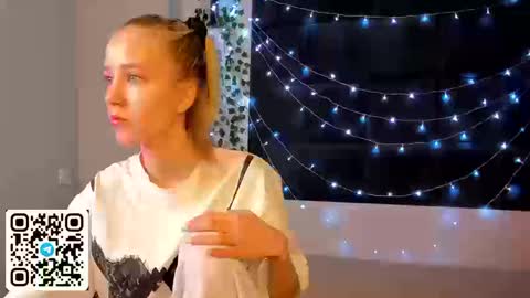 Anelly online show from March 2026 09:38:01 AM