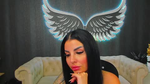 Snapshot of anemariejolie chatting on January 2025 01:43:02 AM Anne online show from January 2025 01:43:02 AM
