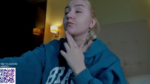 Snapshot of anet_dream chatting on December 2025 06:27:02 PM Anet Dream online show from December 2025 06:27:02 PM