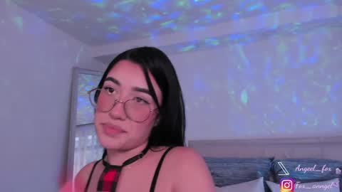 Snapshot of angeel_fox chatting on December 2024 10:01:02 PM Angel online show from December 2024 10:01:02 PM