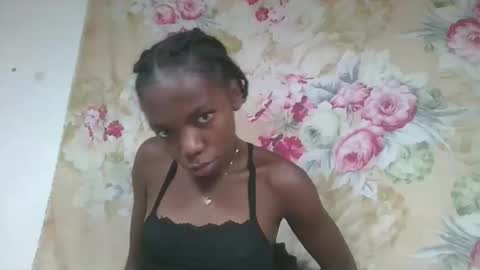 Snapshot of angeeliine chatting on March 2026 01:44:01 AM angeeliine online show from March 2026 01:44:01 AM