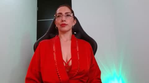 angel blackhot online show from February 2026 05:04:01 AM