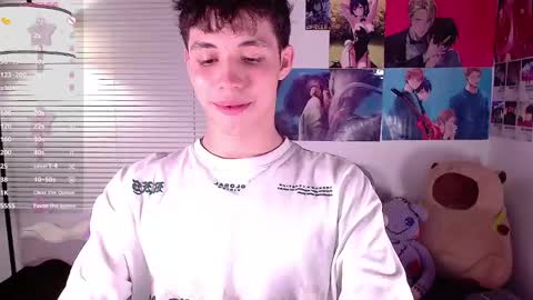 Snapshot of angel_bless19 chatting on December 2024 01:26:01 AM Angel help me with 100 thumbs up online show from December 2024 01:26:01 AM