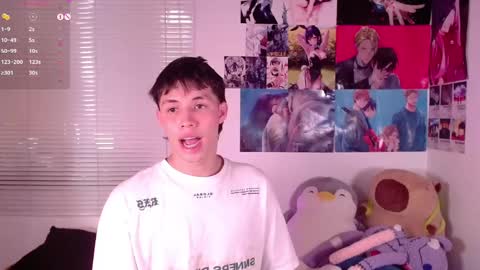 Snapshot of angel_bless19 chatting on February 2025 08:14:02 PM Angel help me with 100 thumbs up online show from February 2025 08:14:02 PM