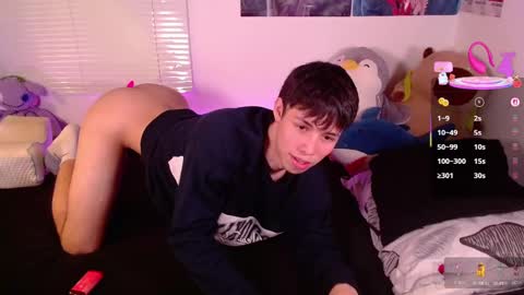 Snapshot of angel_bless19 chatting on February 2025 06:31:02 PM Angel help me with 100 thumbs up online show from February 2025 06:31:02 PM