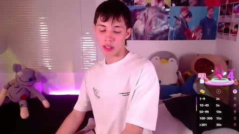 Snapshot of angel_bless19 chatting on March 2025 10:32:01 PM Angel help me with 100 thumbs up online show from March 2025 10:32:01 PM