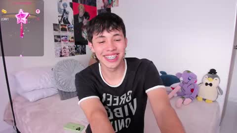 Snapshot of angel_bless19 chatting on September 2025 09:16:02 PM Angel help me with 100 thumbs up online show from September 2025 09:16:02 PM
