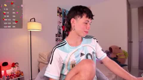 Angel   help me with 100 thumbs up online show from October 2025 08:53:02 PM