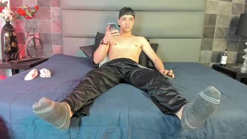 Snapshot of angel_cherry_ chatting on February 2025 10:47:02 PM Angel Cherry 10.0 online show from February 2025 10:47:02 PM