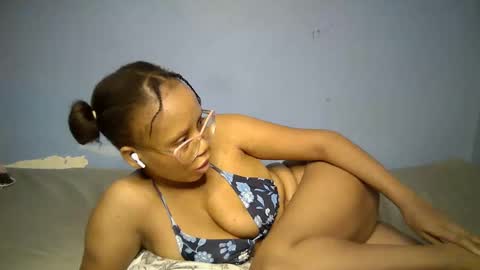 angel_cheupe online show from February 2026 09:20:01 PM