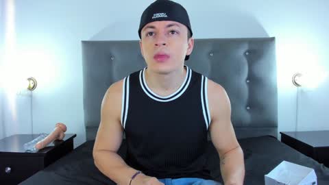 Snapshot of angel_cuervo chatting on December 2024 12:18:02 PM Angel Cuervo online show from December 2024 12:18:02 PM
