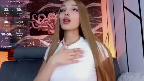 Snapshot of angel_dragun chatting on June 2026 03:39:02 AM Angel-dragun online show from June 2026 03:39:02 AM