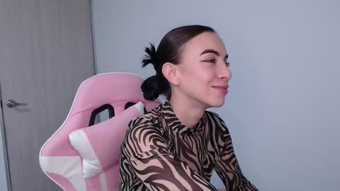 Snapshot of angel_girl10 chatting on February 2026 09:04:01 PM Angel Girl online show from February 2026 09:04:01 PM