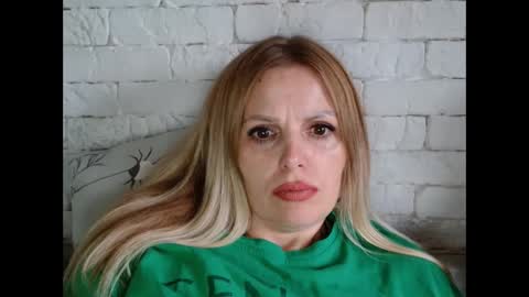 Snapshot of angel_girllovemy chatting on December 2025 09:40:02 AM ANGEL online show from December 2025 09:40:02 AM