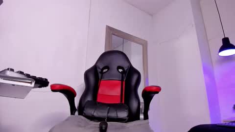 angel hardy online show from November 2025 12:22:02 PM