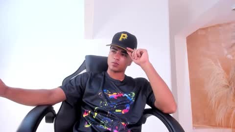 Snapshot of angel_nicolas chatting on December 2024 02:49:02 AM ANGEL online show from December 2024 02:49:02 AM