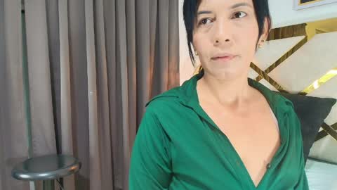 Nicolle  online show from April 2026 11:22:02 AM