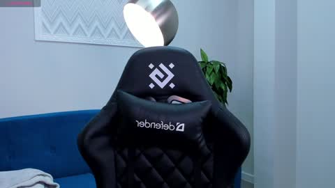 Snapshot of angel_sapphire_ chatting on December 2024 03:55:01 PM Angel My schedule GTM2 Mon Tue Wen Thu Fri 0900am-0400pm online show from December 2024 03:55:01 PM